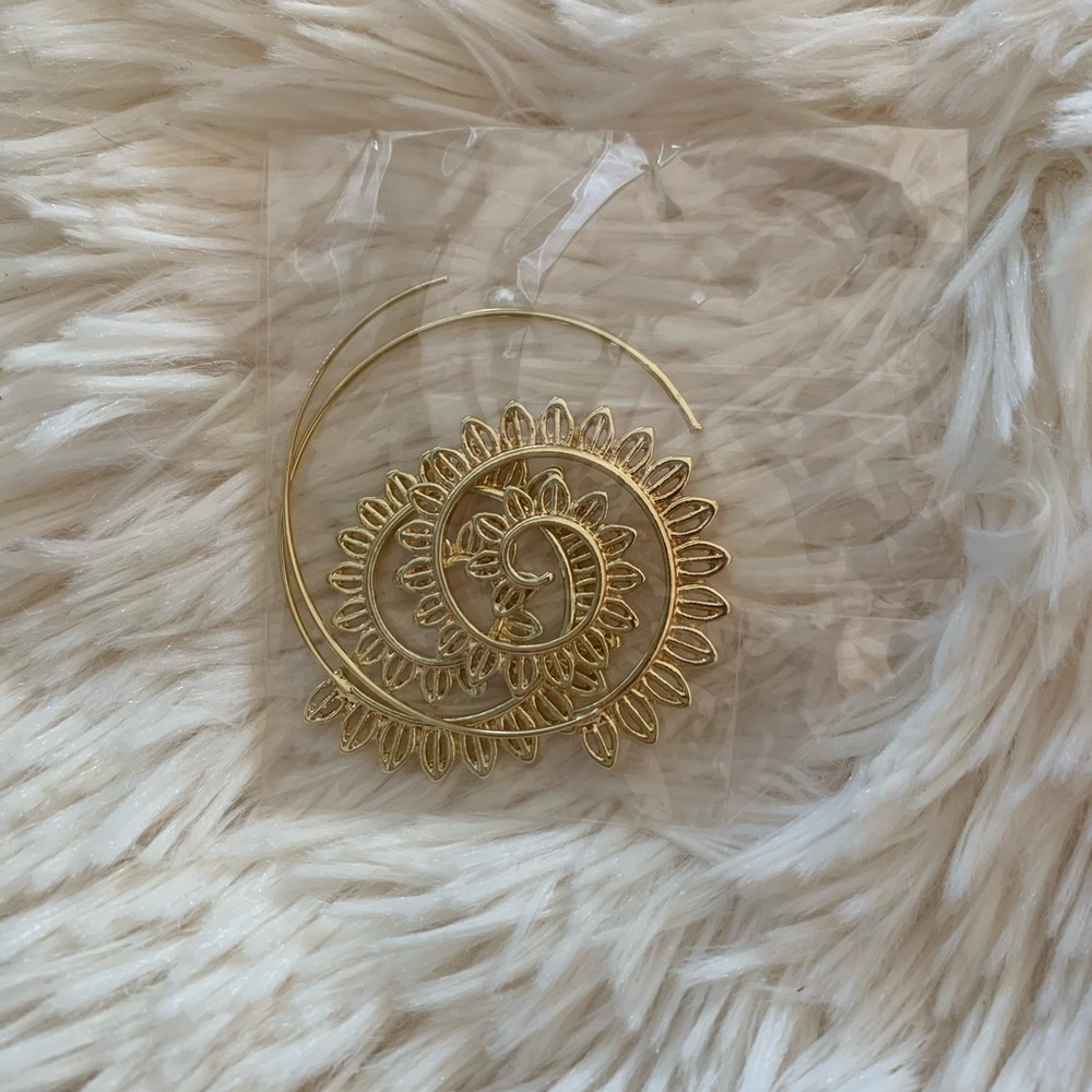 Gold Exaggerated Round Earrings - Picture 3 of 4